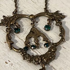 Vintage’20’s Victorian crystal necklace pronged green crystals